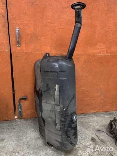 Бак топливный Mercedes w140