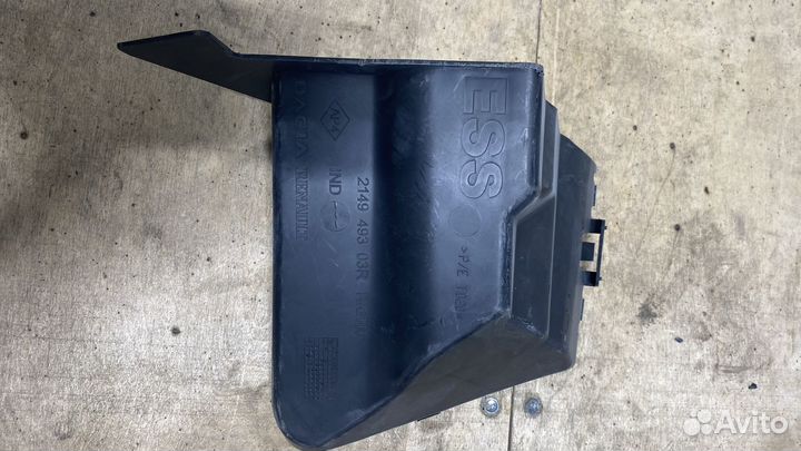 Дефлектор радиатора Renault Duster 214949303R