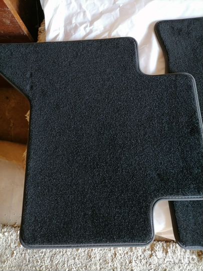 Продам коврики новые на танк 300