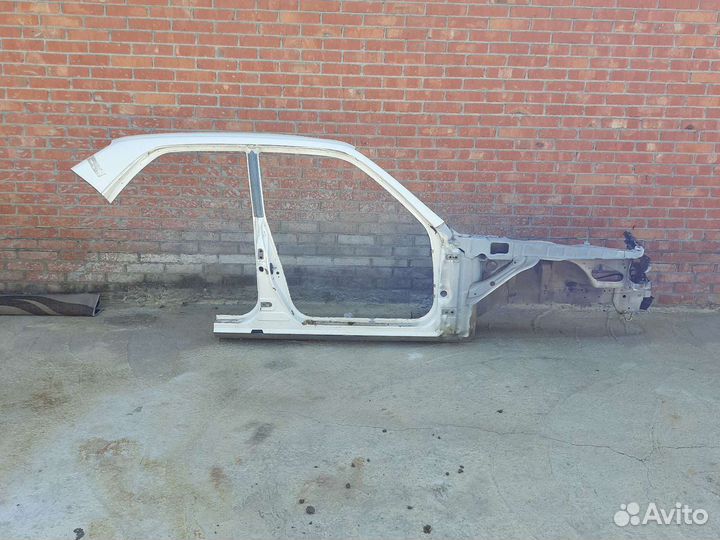 Срез кузова правй, порог Ланжерон Toyota crown 151