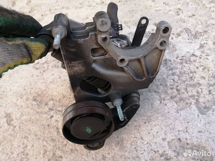 Натяжитель Ремня Ауди А6 С5 2.5 дизель