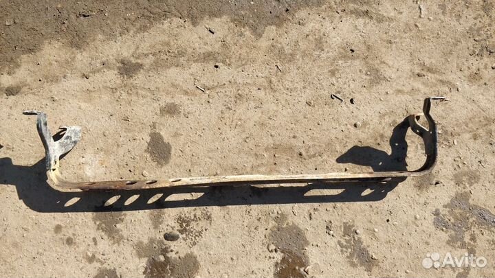 Кронштейн радиаторов нижний Фокус 2 Focus II