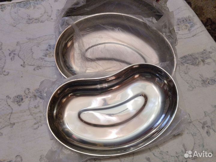 Лоток почкообразный