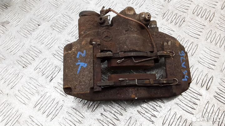 Суппорт тормозной задний правый Мерседес Вито W638