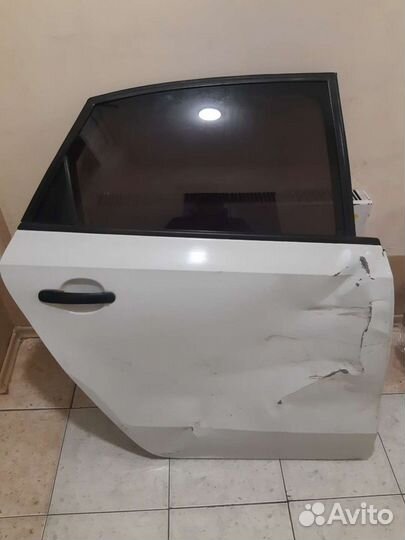 Дверь волкваген роло заднй правый