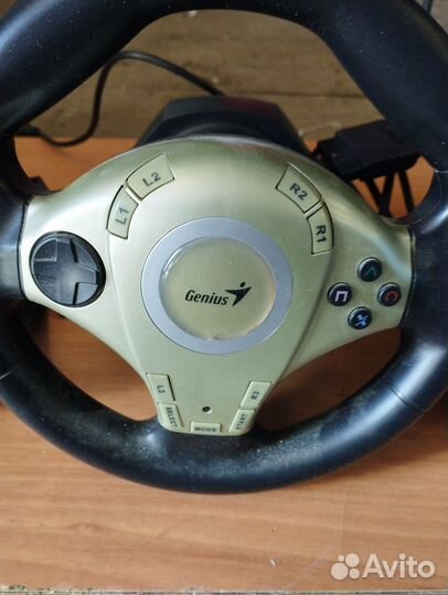 Игровой руль с педалями
