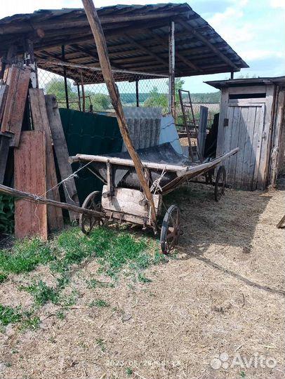 Конная телега на деревянных колесах