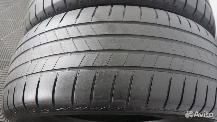 Bridgestone Turanza T005 215/60 R16