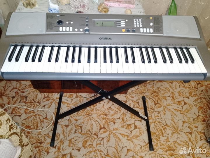 Синтезатор yamaha psr r300