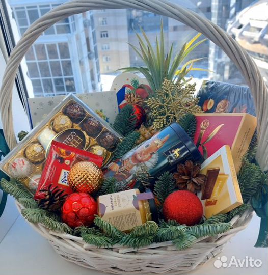 Корзина подарочная 