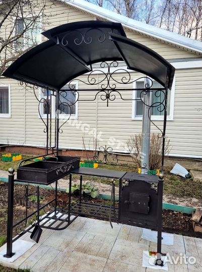 Мангал с крышей