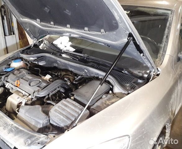 Упор капота Skoda Octavia (ll) A5 2004-2013