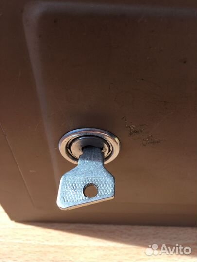 Сейф металлический