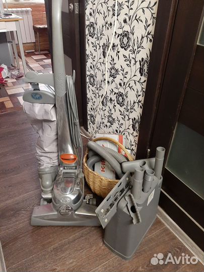 Пылесос Kirby (G10E Sentria)