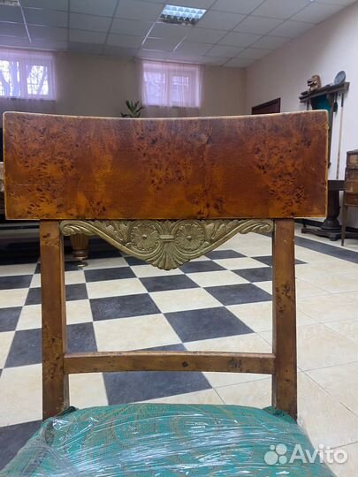 Антикварный стул