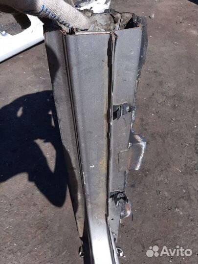 Левый порог центральная стойка королла 180