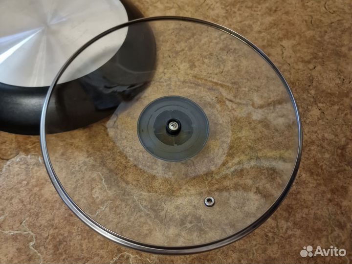 Сковорода с крышкой 24 см