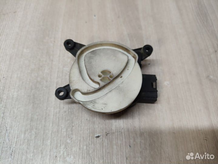 Б/У Моторчик заслонки отопителя#001