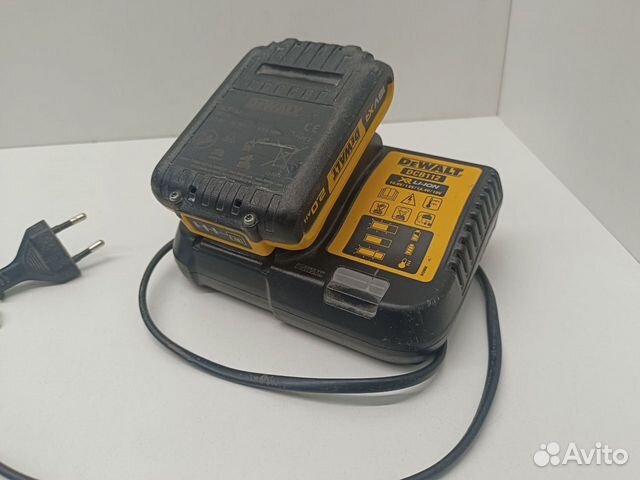 Зарядное устройство для шуруповерта DeWalt DCB112 купить в Москве ...