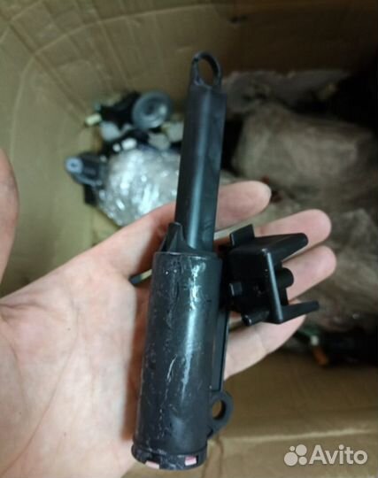 Амортизатор бардачка Мазда 6 gh