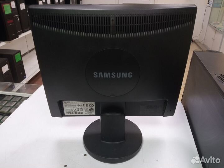 Монитор Samsung SyncMaster 743N, 1280x1024, 75 Гц