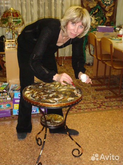 Художник, администратор в художественную)