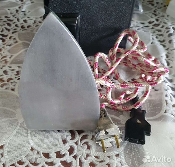 Утюг дорожный