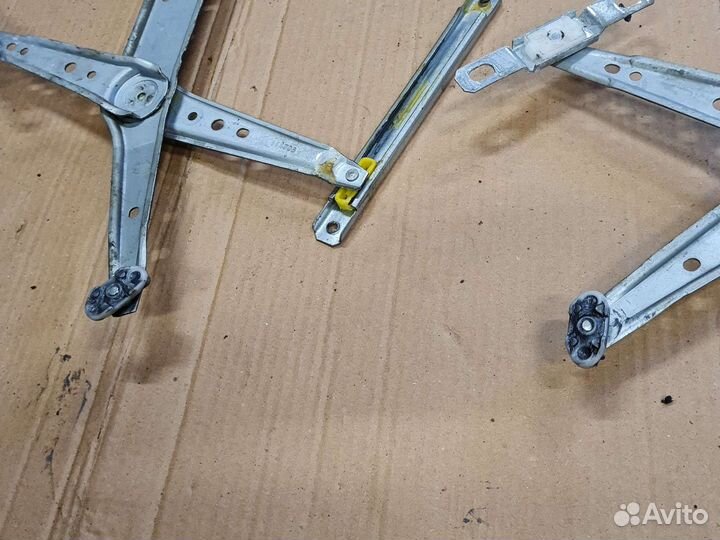 Стеклоподъемник передний Opel Corsa C 2000-2006