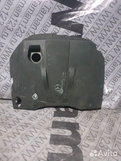 Крышка двигателя Mersedes W204 C Class