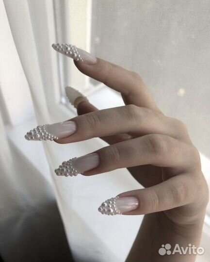 Маникюр, педикюр, наращивание ногтей