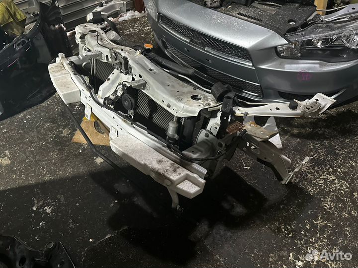 Панель радиаторов Митсубиши Лансер 10