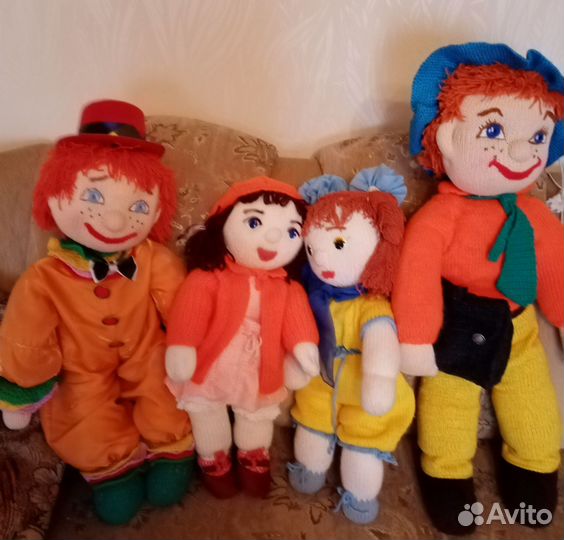 Вязаная кукла ручной работы