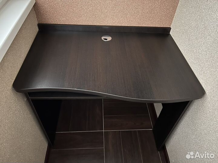 Стол письменный компьютерный