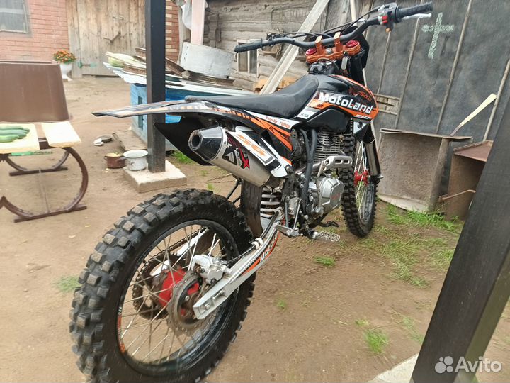 Кроссовый мотоцикл