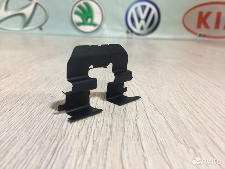 Пластина прижимная Hyundai Solaris Kia Rio