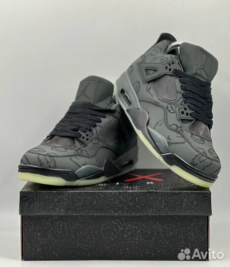 Кроссовки Nike Air Jordan 4 Retro Kaws