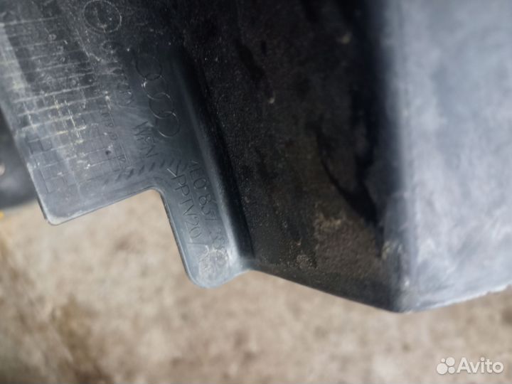 Кожух замка двери передний правый Audi A8 D3