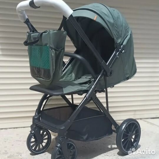 Коляска прогулочная новая