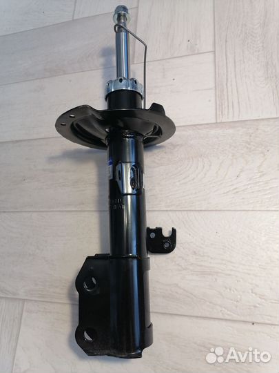 Амортизатор передний Toyota