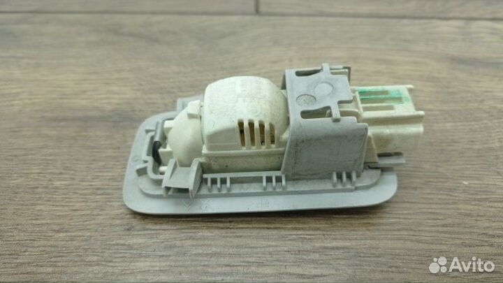 Плафон подсветки салона задний Peugeot 308 хетчбек