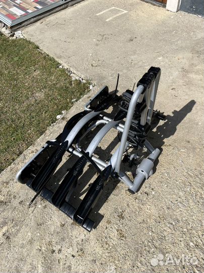 Платформа на фаркоп Thule для 3-х велосипедов