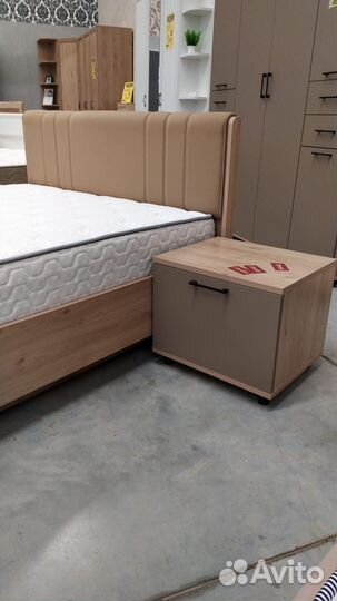 Кровать Грейс с тумбой