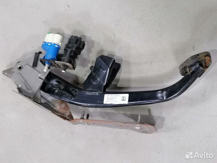 Педаль тормоза Ford Focus 2 2005-2008 с датчиками