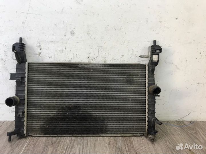 Радиатор двс Opel Meriva A минивэн Z16XEP 2010