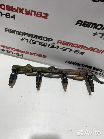 Топливная рампа с форсунками Хонда Аккорд 7 2.0