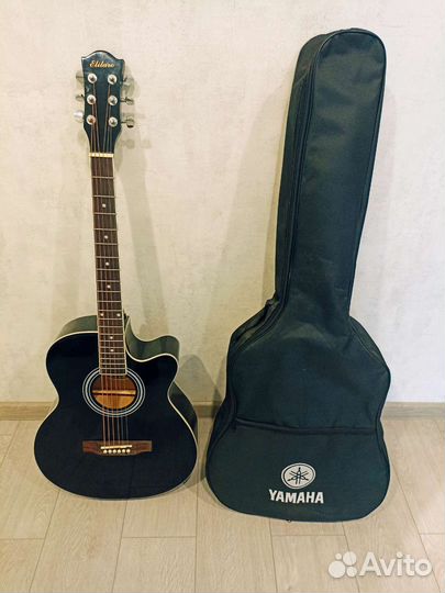 Акустическая гитара с чехлом