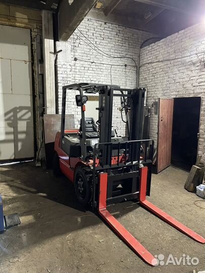 Вилочный погрузчик Reddot CPCD30T3, 2023