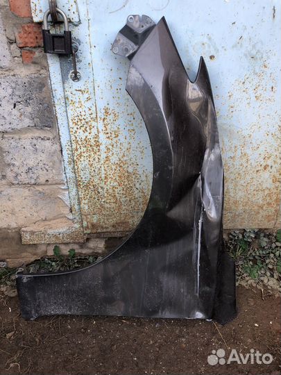 Крыло переднее левое