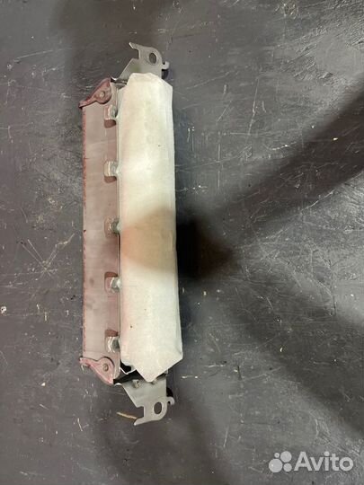 Подушка безопасности в колени Toyota Rav 4 XA50