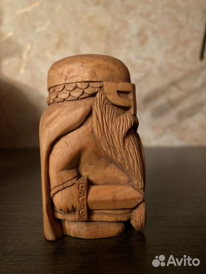 Фигурки из дерева викинг